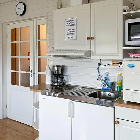 1 Bedroom Lovely In Apartment
